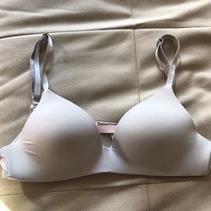 Victoria’s Secret Wireless Light Gray Bra Size 34A